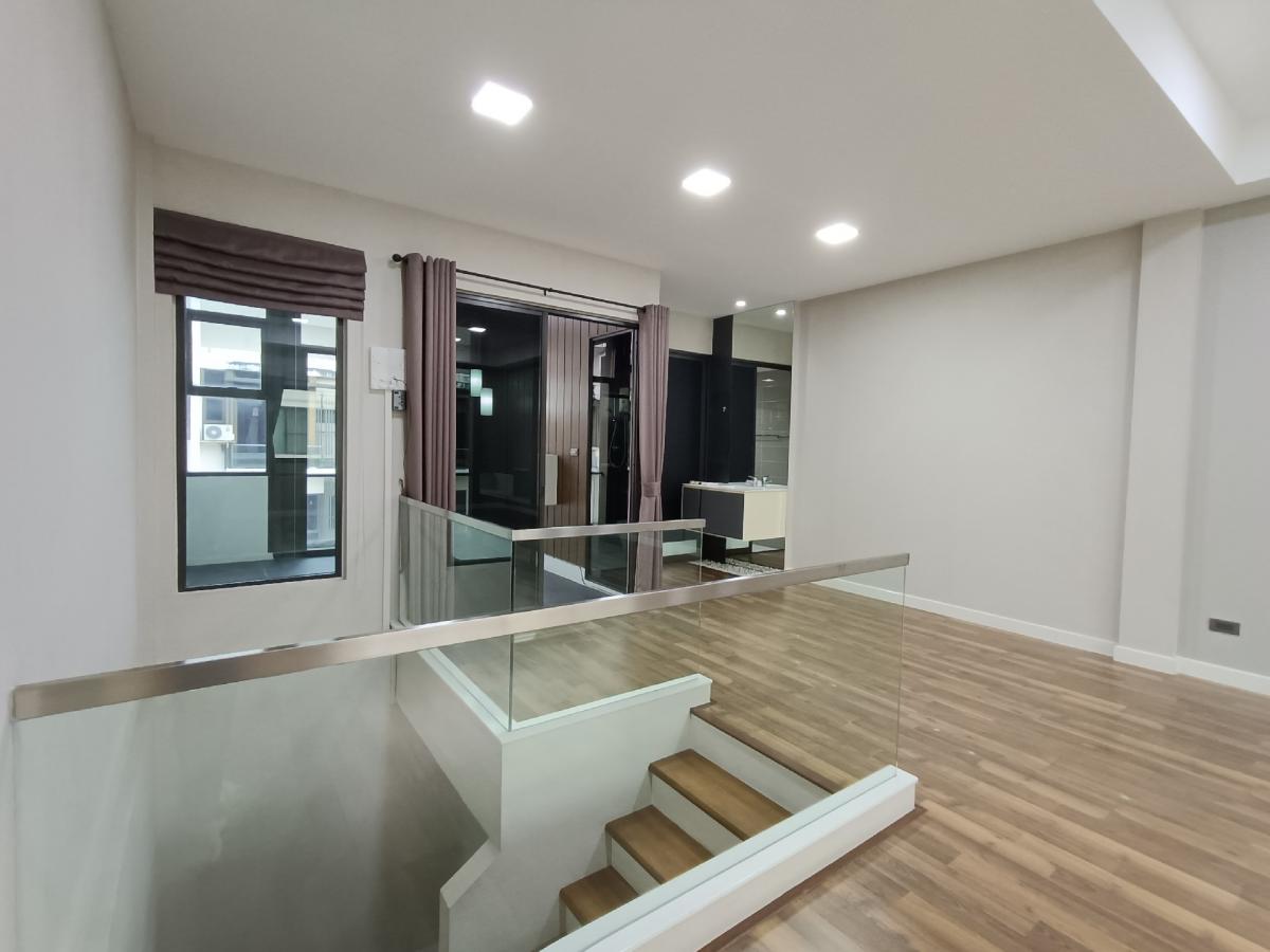 ขายทาวน์โฮมนวมินทร์ รามอินทรา : ขายทาวน์โฮม The Terrace รามอินทรา 65 (แบบบ้าน The Terrace)ใกล้รถไฟฟ้าสีชมพูสถานี รามอินทรา กม.6 ใกล้ทางด่วนเอกมัย-รามอินทรา