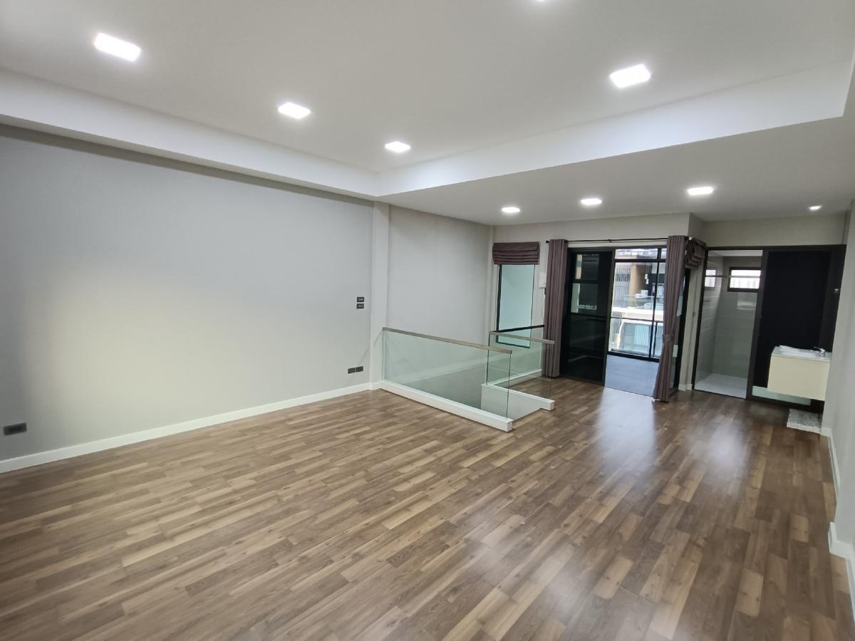 ขายทาวน์โฮมนวมินทร์ รามอินทรา : ขายทาวน์โฮม The Terrace รามอินทรา 65 (แบบบ้าน The Terrace)ใกล้รถไฟฟ้าสีชมพูสถานี รามอินทรา กม.6 ใกล้ทางด่วนเอกมัย-รามอินทรา