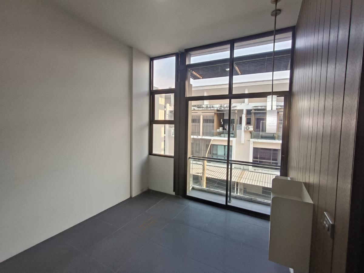 ขายทาวน์โฮมนวมินทร์ รามอินทรา : ขายทาวน์โฮม The Terrace รามอินทรา 65 (แบบบ้าน The Terrace)ใกล้รถไฟฟ้าสีชมพูสถานี รามอินทรา กม.6 ใกล้ทางด่วนเอกมัย-รามอินทรา