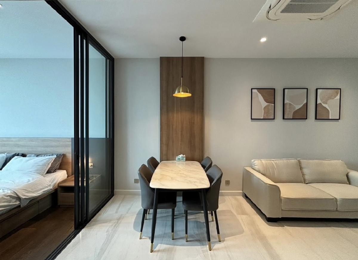 ให้เช่าคอนโดสาทร นราธิวาส : For Rent: Supalai Icon Sathorn Super Luxury condo in Real CBD of Bangkokสำหรับเช่า: ศุภาลัย ไอคอน สาทร คอนโดสุดหรูในกลางศูนย์กลางเศรษฐกิจของกรุงเทพType: 1Bedroom, 1BathroomSize: 44.45 Sq.M.Floor: 26thFurniture & Appliances: Fully FurnishView: CityFaci