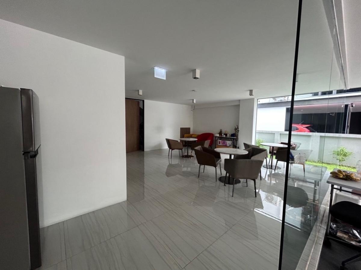 ให้เช่าโฮมออฟฟิศพระราม 9 เพชรบุรีตัดใหม่ RCA : 🔥ให้เช่า The Element Rama9 (拉玛九商住两用房) โฮมออฟฟิศหรู 5 ชั้น พระราม 9 พร้อมลิฟท์และที่จอด 6 คัน 