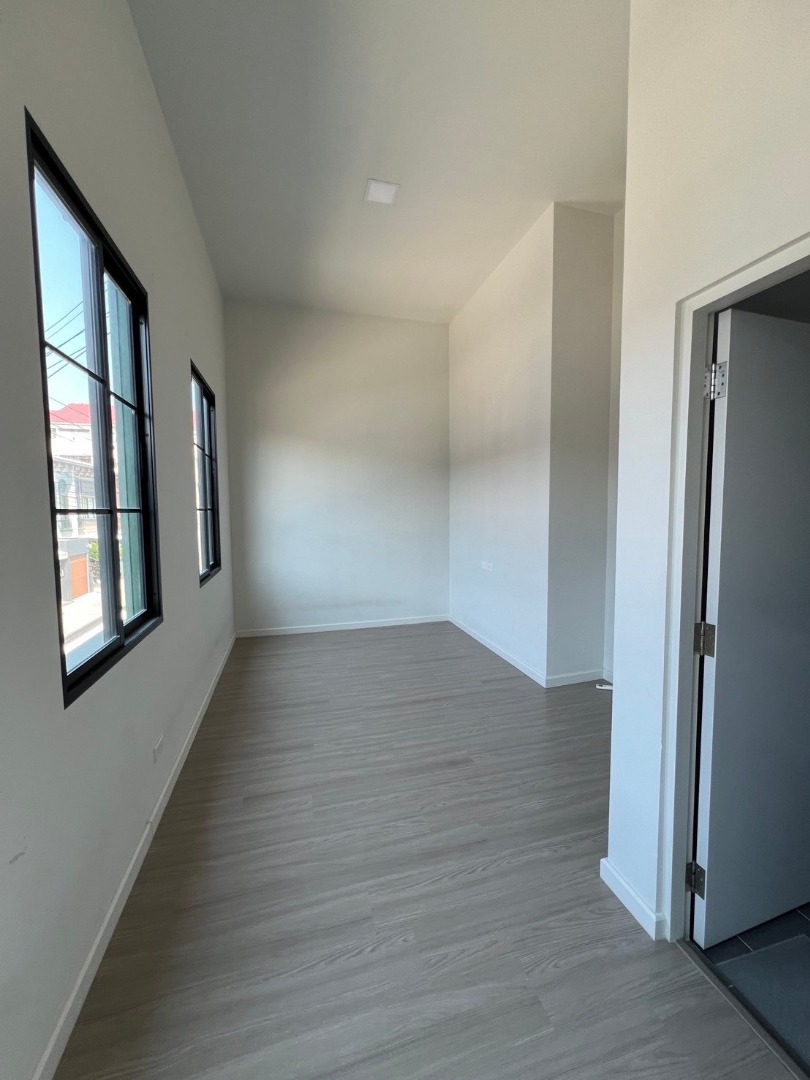 For SaleTownhomeSamut Prakan,Samrong : Sell ​​Townhome Siri Place Bangna-Thepharak 2-story New York style near the Mega Bangna ring.