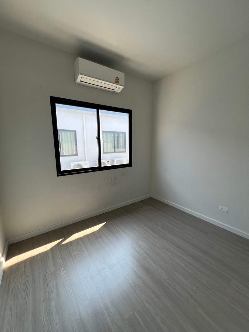 For SaleTownhomeSamut Prakan,Samrong : Sell ​​Townhome Siri Place Bangna-Thepharak 2-story New York style near the Mega Bangna ring.