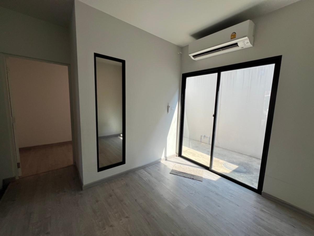 For SaleTownhomeSamut Prakan,Samrong : Sell ​​Townhome Siri Place Bangna-Thepharak 2-story New York style near the Mega Bangna ring.