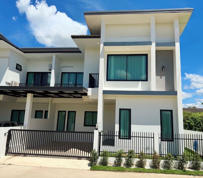 For SaleTownhomeChiang Mai : 豪华现代风双拼别墅 2 层  3卧3卫  Luxury Modern 2-Storey Semi-Detached House 3 bed 3 bath