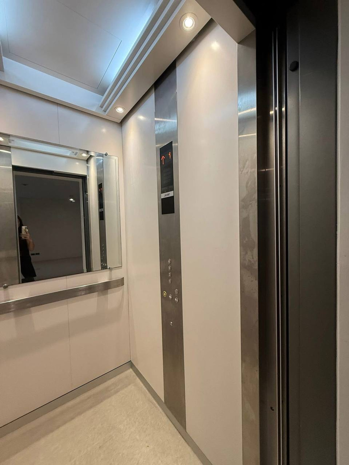 ให้เช่าโฮมออฟฟิศพระราม 9 เพชรบุรีตัดใหม่ RCA : 🔥ให้เช่า The Element Rama9 (拉玛九商住两用房) โฮมออฟฟิศหรู 5 ชั้น พระราม 9 พร้อมลิฟท์และที่จอด 6 คัน 