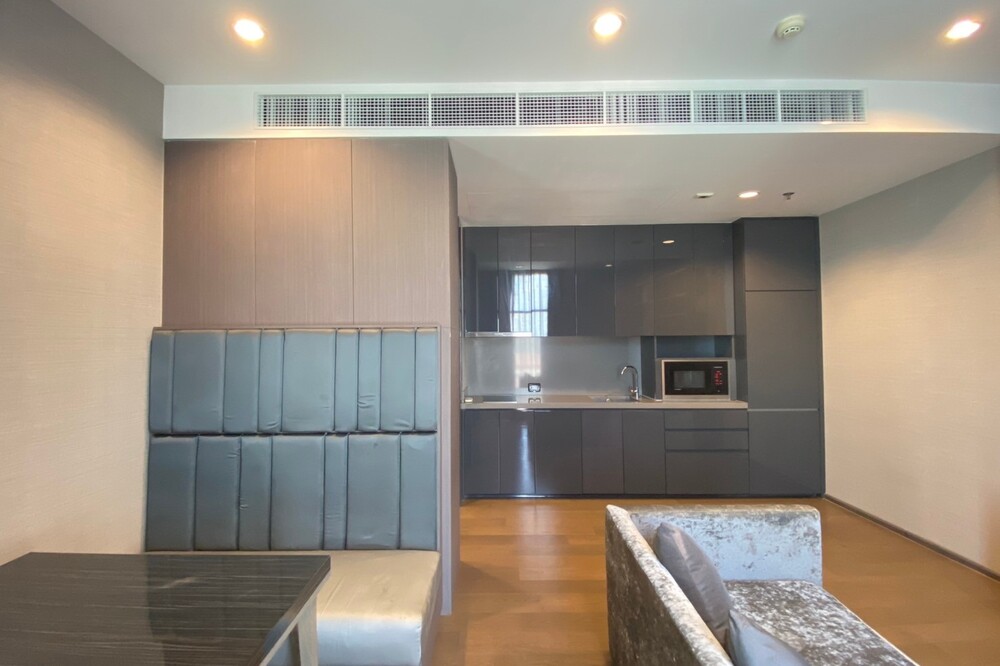 For SaleCondoSathorn, Narathiwat : 🔥 For sale !! Code C20221201635..........The Diplomat Sathorn 1 bedroom, 1 bathroom, high floor 18+, prime location, fully furnished, special price!!📣📣