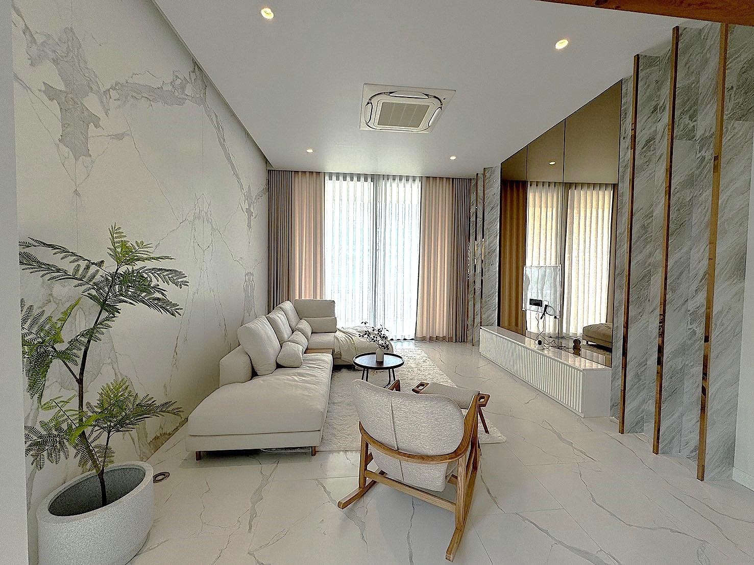 For SaleHouseSukhumvit, Asoke, Thonglor : SALE 5 Story Modern Minimal House with Elevator at Ekmai ** NO CO-AGENT ** 