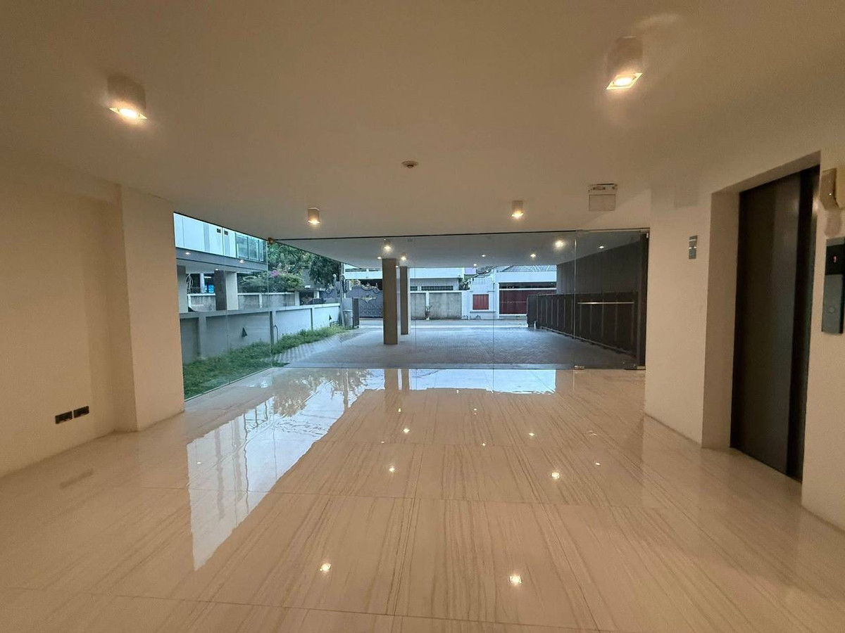 ให้เช่าโฮมออฟฟิศพระราม 9 เพชรบุรีตัดใหม่ RCA : 🔥ให้เช่า The Element Rama9 (拉玛九商住两用房) โฮมออฟฟิศหรู 5 ชั้น พระราม 9 พร้อมลิฟท์และที่จอด 6 คัน 