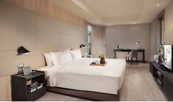 For RentSukhumvit, Asoke, Thonglor : 📌 3 bedrooms for rent, furniture and electrical appliances Convenient to travel near BTS Ekkamai ready to move in.