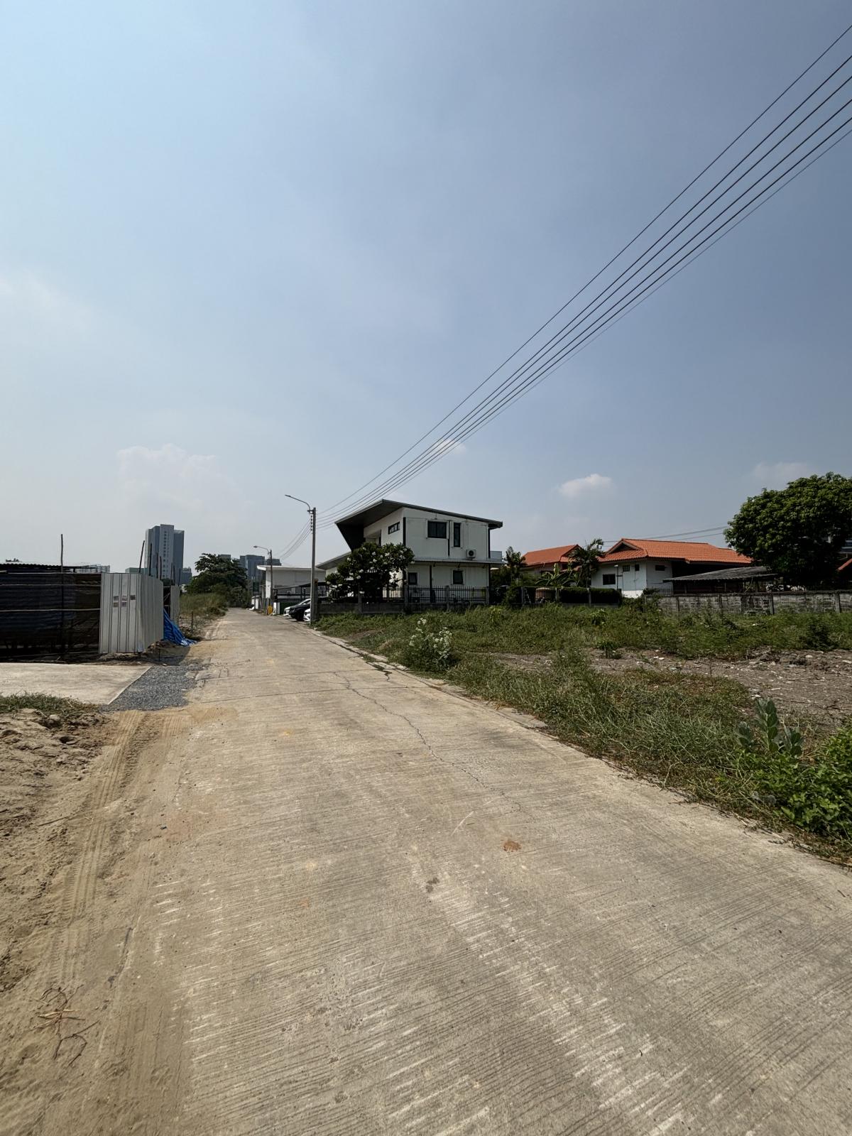 For SaleLandNawamin, Ramindra : [March 5, 2025] Land 177 square Wa, Ram Inthra 62, Intersection 1, 30 meters wide, 23 meters deep, 12,500,000.- (70,600 baht/square wah)