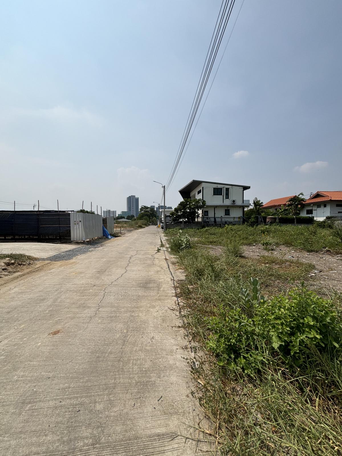 For SaleLandNawamin, Ramindra : [March 5, 2025] Land 177 square Wa, Ram Inthra 62, Intersection 1, 30 meters wide, 23 meters deep, 12,500,000.- (70,600 baht/square wah)