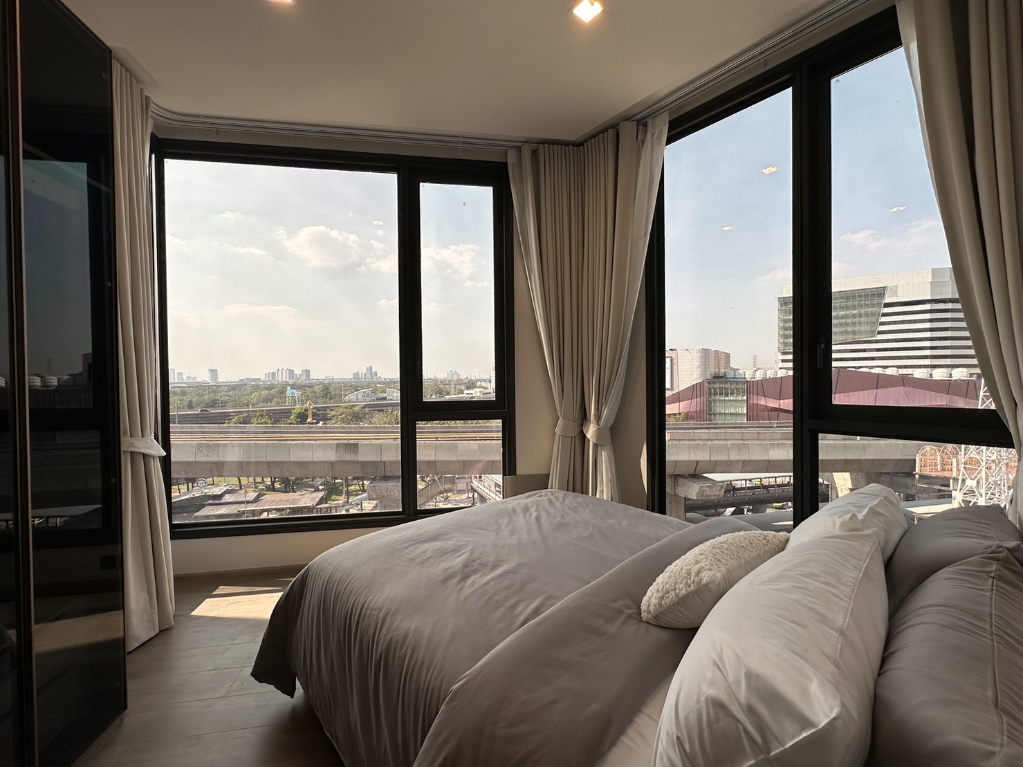 For RentCondoLadprao, Central Ladprao : Rent 2 bedrooms, size 50 square meters, complete decoration, ready to move in