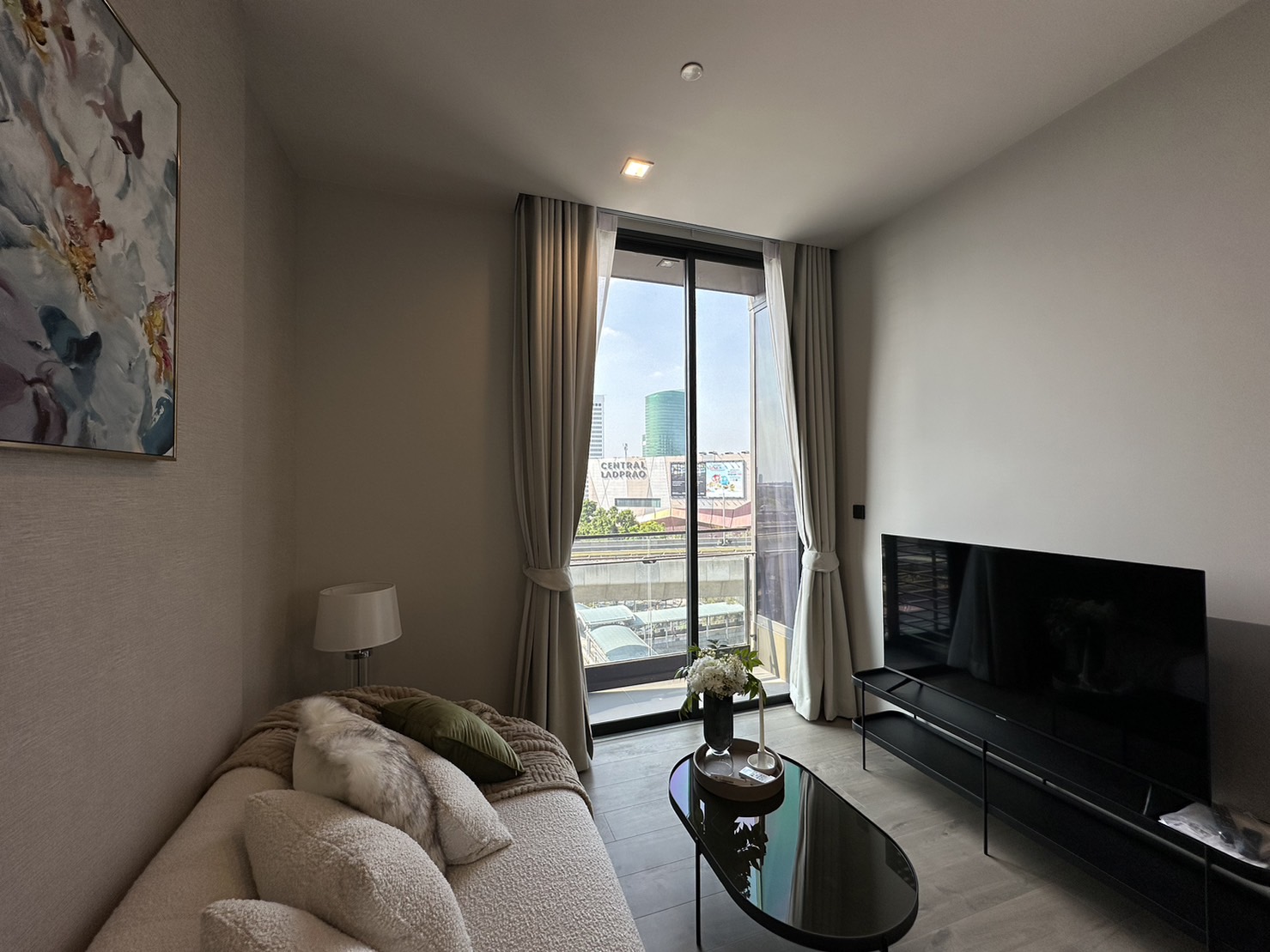 For RentCondoLadprao, Central Ladprao : Rent 2 bedrooms, size 50 square meters, complete decoration, ready to move in