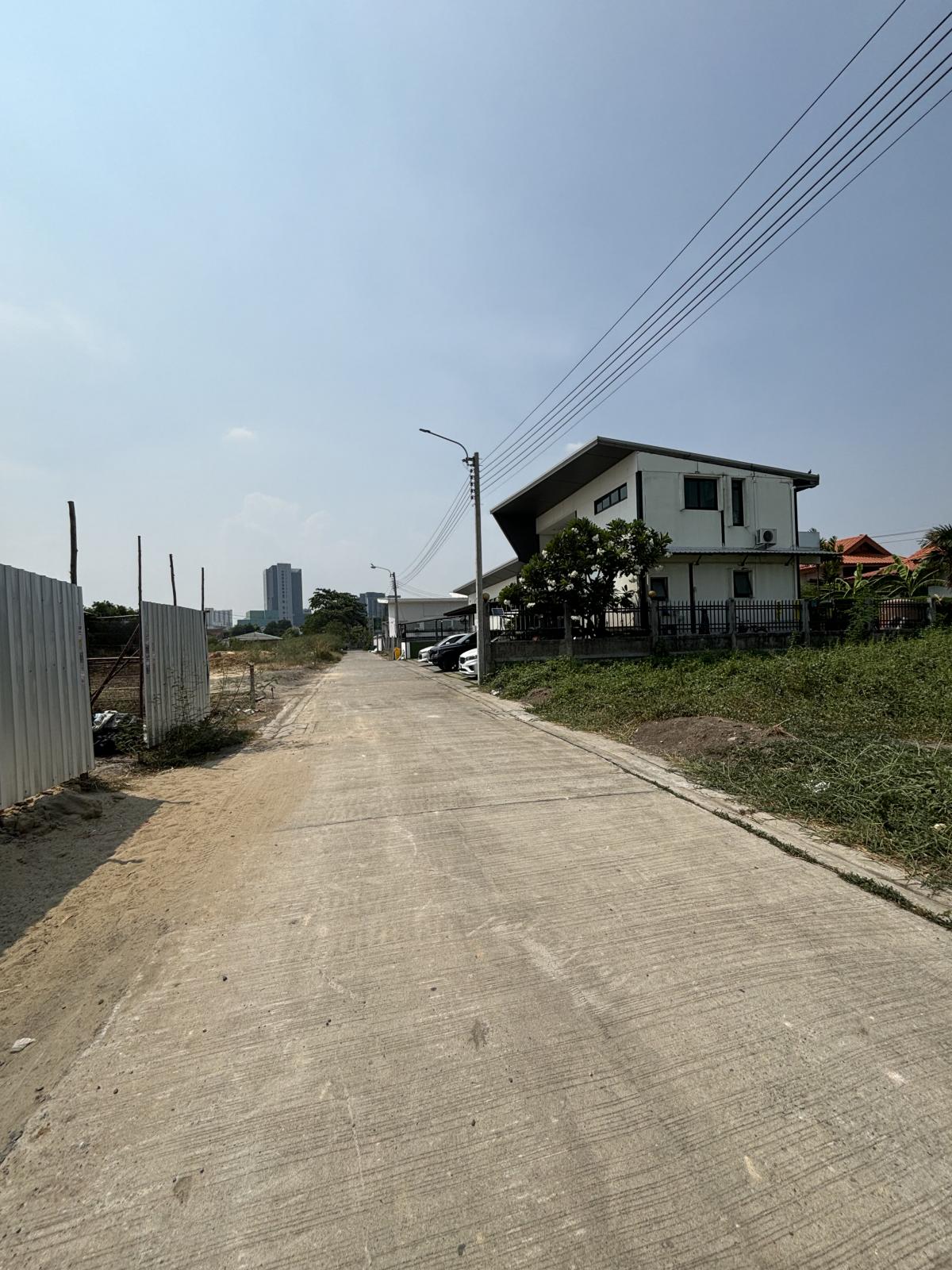 For SaleLandNawamin, Ramindra : [March 5, 2025] Land 177 square Wa, Ram Inthra 62, Intersection 1, 30 meters wide, 23 meters deep, 12,500,000.- (70,600 baht/square wah)