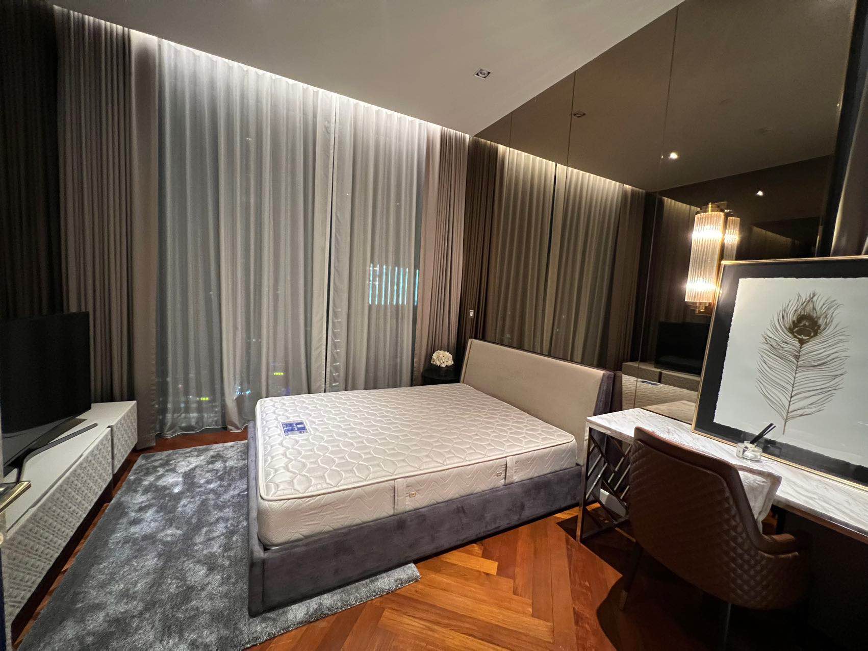 For RentCondoSukhumvit, Asoke, Thonglor : FOR ((RENT)) PRICE 700,000. - CONDO MARQUE SUKHUMVIT 39- 3 BEDS 4 BATHS, 45th, 297 SQ.M. ( Penthouse )