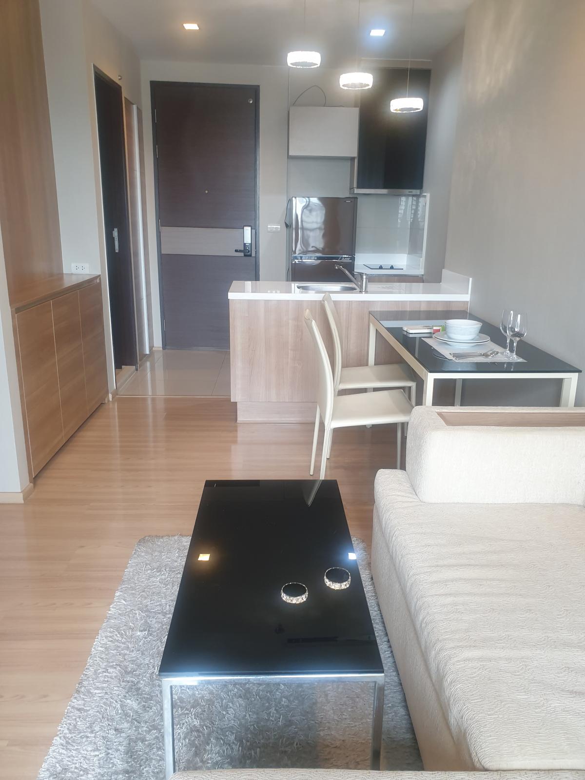 For SaleCondoSathorn, Narathiwat : Sell ​​loss - Rit Om Sathorn 1, 45 sqm. Near BTS, Saphan Taksin, Central Bangrak