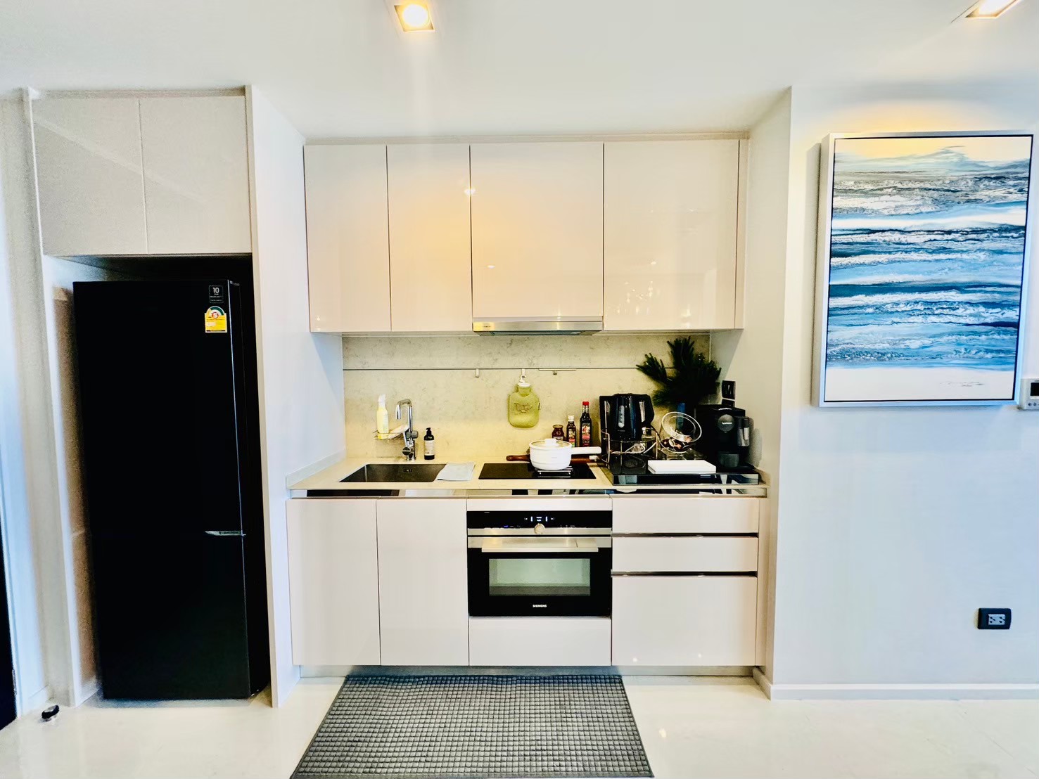 ขายคอนโดสาทร นราธิวาส : ขายด่วน ชั้นสูง ราคาดีที่สุด !! ขาย 15.9 MB. ชั้นสูง 40++ วิวสวย เดอะ แบงค็อคสาทร (The Bangkok Sathorn Sale, Rent ) เท่านั้น ห้องสวย ใหม่ ราคาดีม๊ากกห้องพร้อมเฟอร์นิเจอร์ แต่งหรู ลักชัวรี่ติด BTS ติดทางด่วน