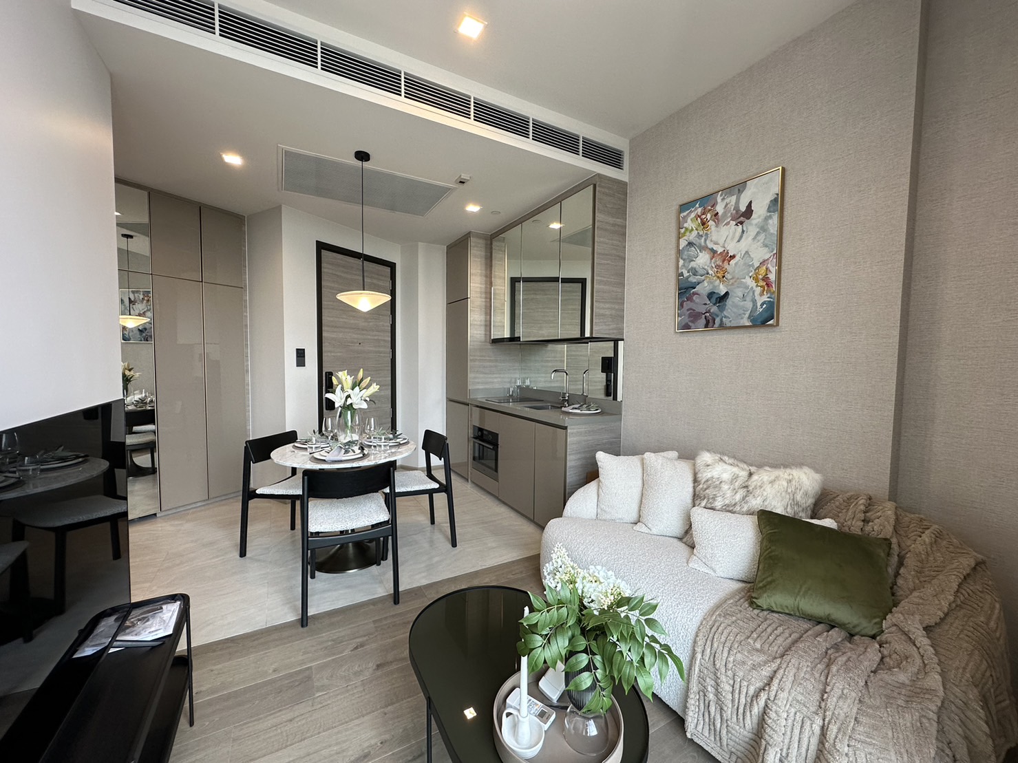 For RentCondoLadprao, Central Ladprao : Rent 2 bedrooms, size 50 square meters, complete decoration, ready to move in