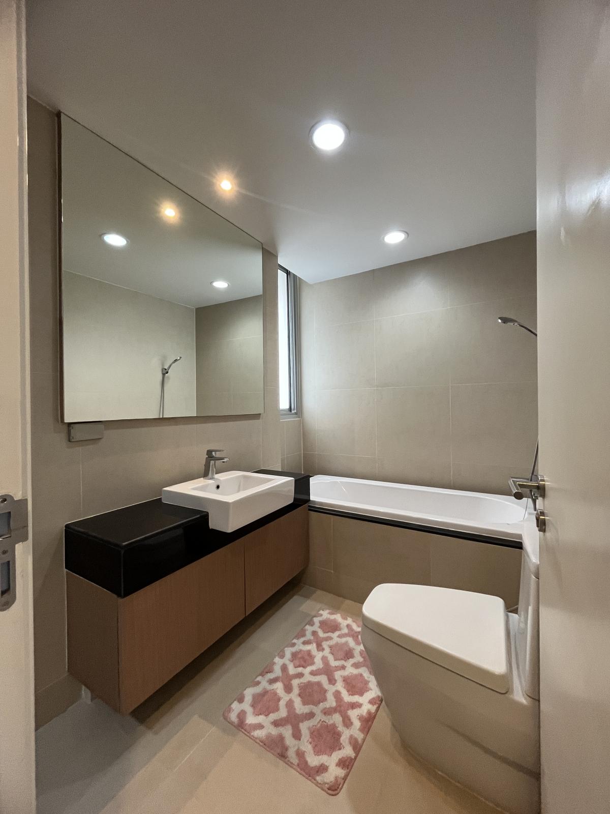 For RentCondoSukhumvit, Asoke, Thonglor : 📌 2 bedroom condo for rent, beautiful decorative furniture, convenient to travel near BTS Phrom Phong, ready to move in