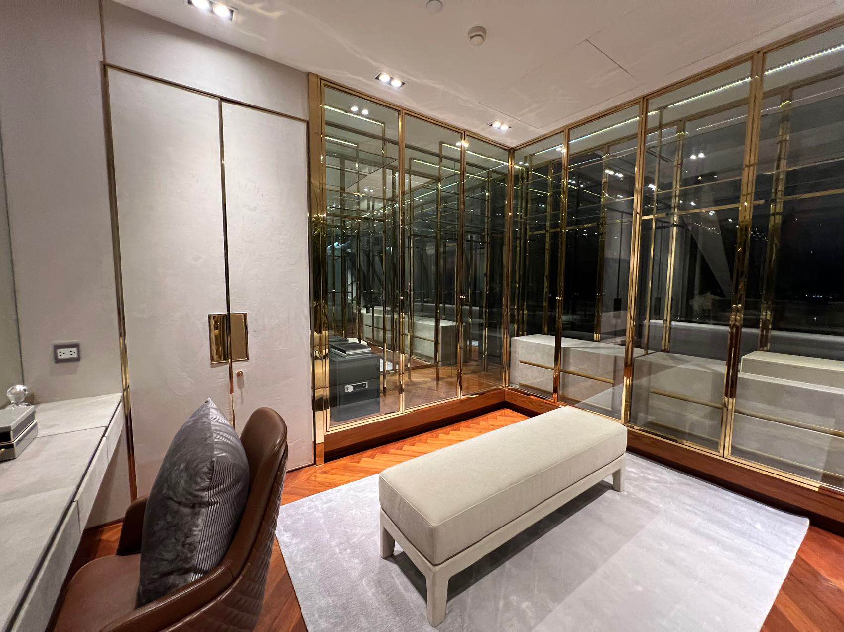 For RentCondoSukhumvit, Asoke, Thonglor : FOR ((RENT)) PRICE 700,000. - CONDO MARQUE SUKHUMVIT 39- 3 BEDS 4 BATHS, 45th, 297 SQ.M. ( Penthouse )