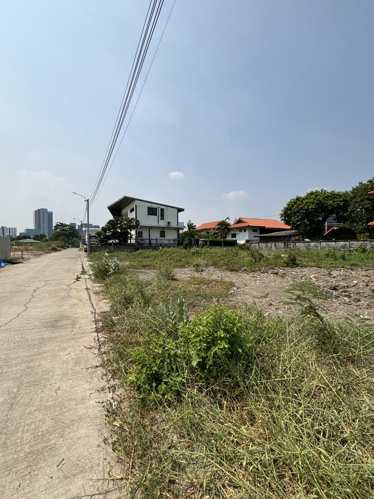 For SaleLandNawamin, Ramindra : [March 5, 2025] Land 177 square Wa, Ram Inthra 62, Intersection 1, 30 meters wide, 23 meters deep, 12,500,000.- (70,600 baht/square wah)