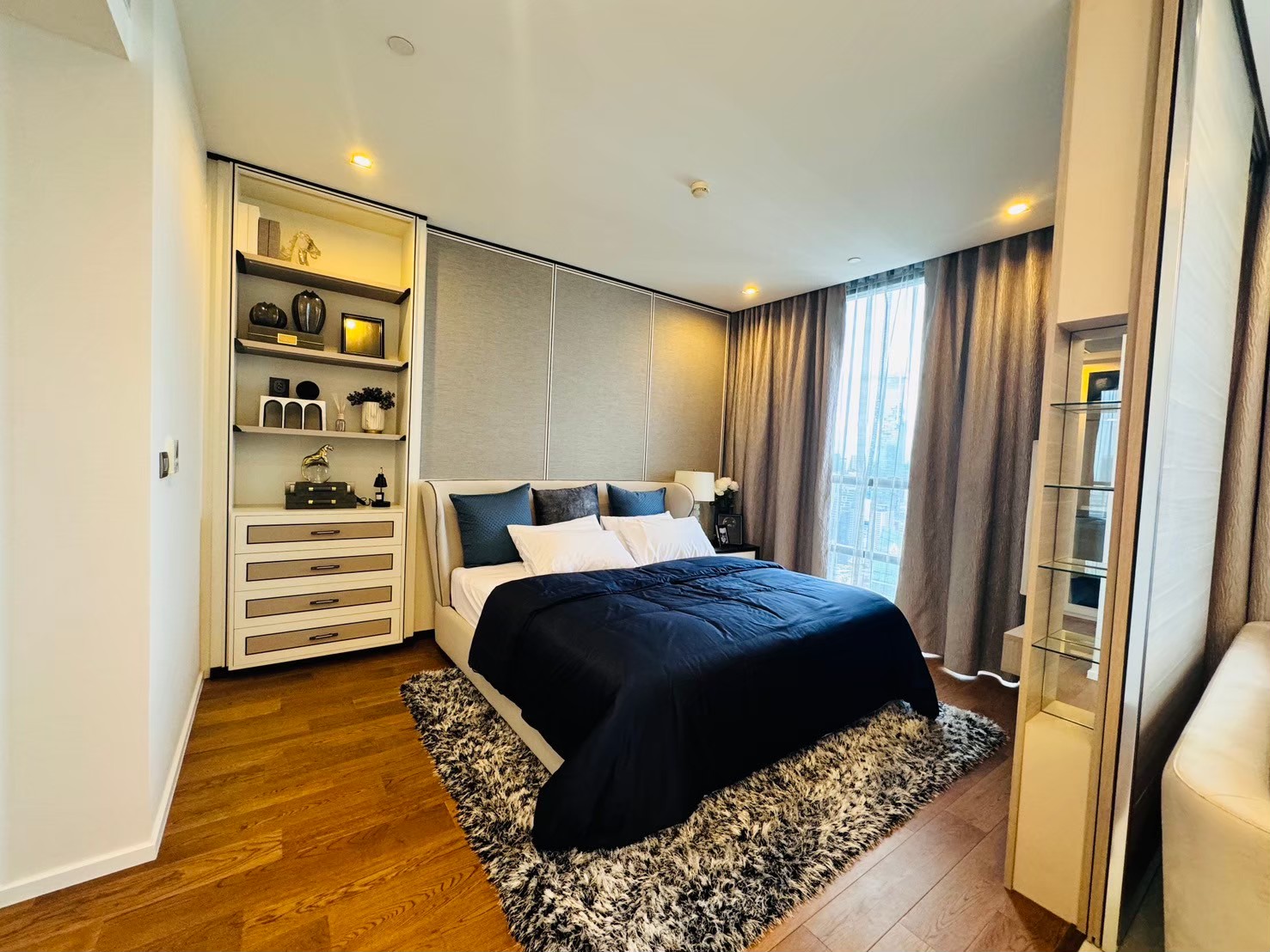 ขายคอนโดสาทร นราธิวาส : ขายด่วน ชั้นสูง ราคาดีที่สุด !! ขาย 15.9 MB. ชั้นสูง 40++ วิวสวย เดอะ แบงค็อคสาทร (The Bangkok Sathorn Sale, Rent ) เท่านั้น ห้องสวย ใหม่ ราคาดีม๊ากกห้องพร้อมเฟอร์นิเจอร์ แต่งหรู ลักชัวรี่ติด BTS ติดทางด่วน