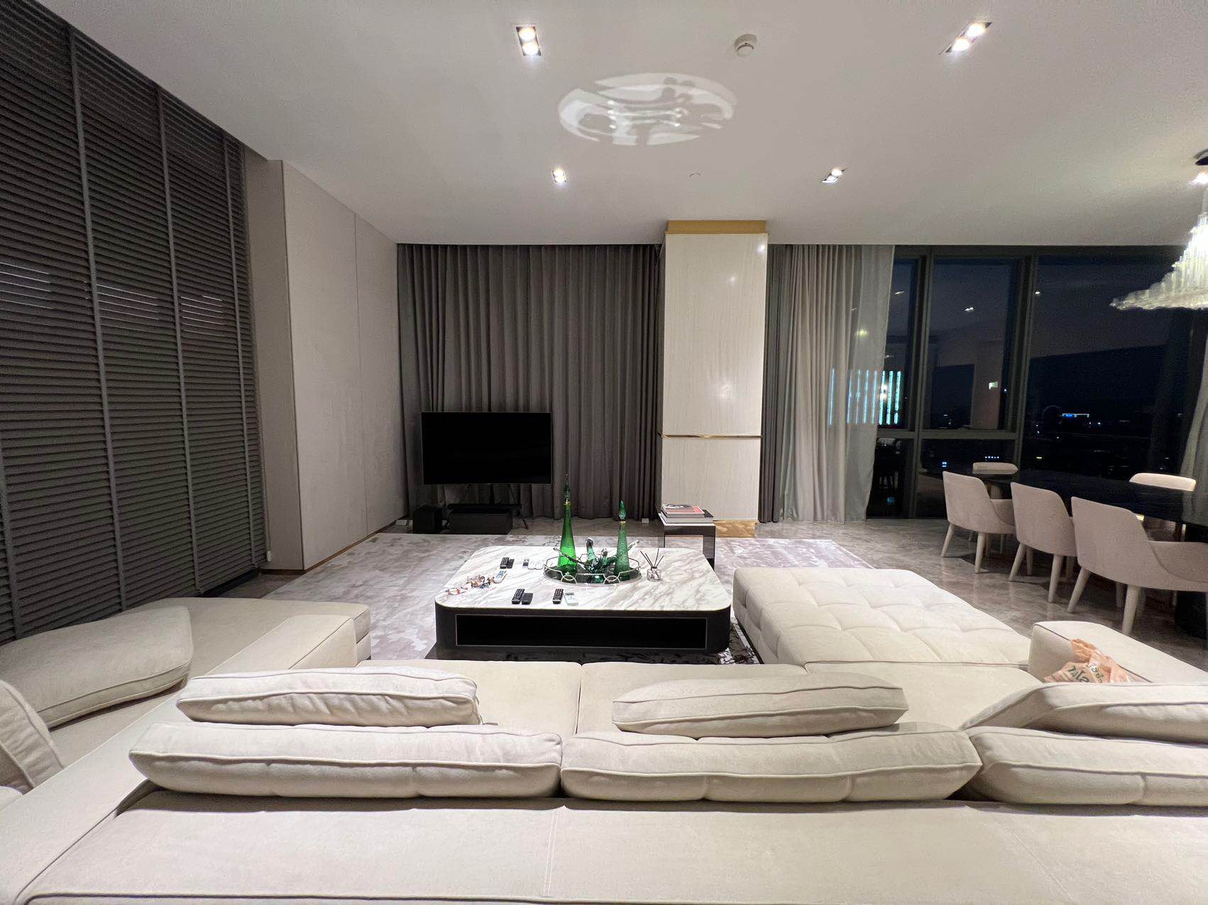 For RentCondoSukhumvit, Asoke, Thonglor : FOR ((RENT)) PRICE 700,000. - CONDO MARQUE SUKHUMVIT 39- 3 BEDS 4 BATHS, 45th, 297 SQ.M. ( Penthouse )