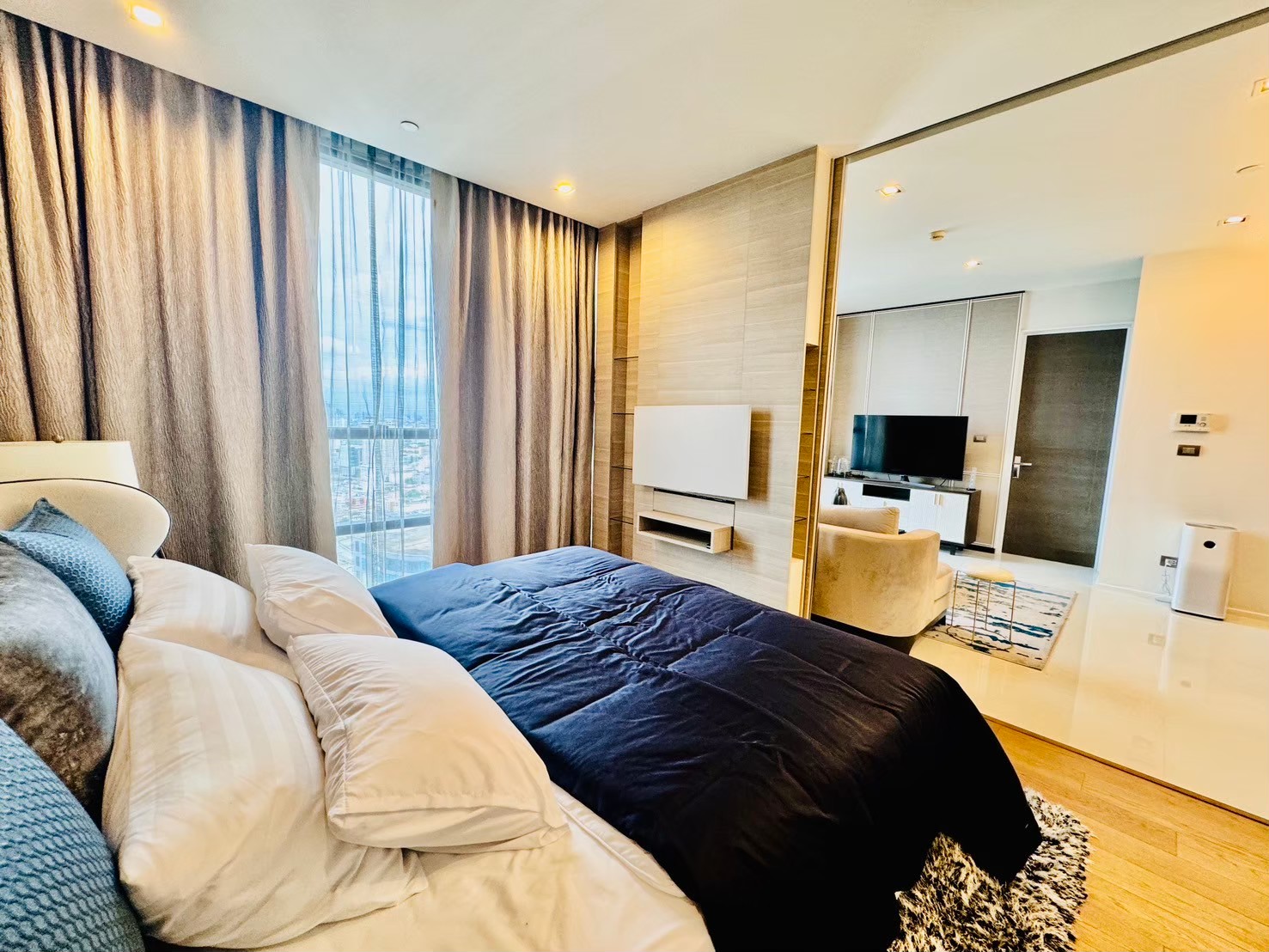 ขายคอนโดสาทร นราธิวาส : ขายด่วน ชั้นสูง ราคาดีที่สุด !! ขาย 15.9 MB. ชั้นสูง 40++ วิวสวย เดอะ แบงค็อคสาทร (The Bangkok Sathorn Sale, Rent ) เท่านั้น ห้องสวย ใหม่ ราคาดีม๊ากกห้องพร้อมเฟอร์นิเจอร์ แต่งหรู ลักชัวรี่ติด BTS ติดทางด่วน