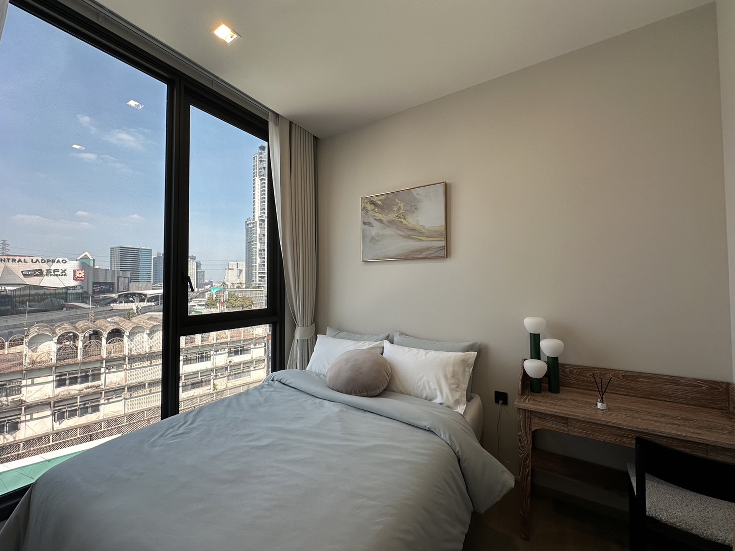 For RentCondoLadprao, Central Ladprao : Rent 2 bedrooms, size 50 square meters, complete decoration, ready to move in