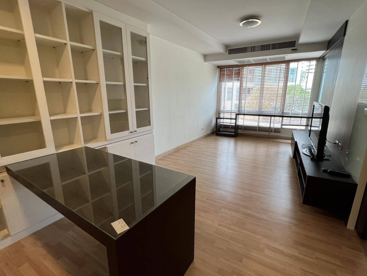 ขายคอนโดอารีย์ อนุสาวรีย์ : 1 bed 1 bath 59 sqm condo at Harmony Living for sale 5,600,000THB, Phaholyothin soi 11, Saphan Khwai BTS station