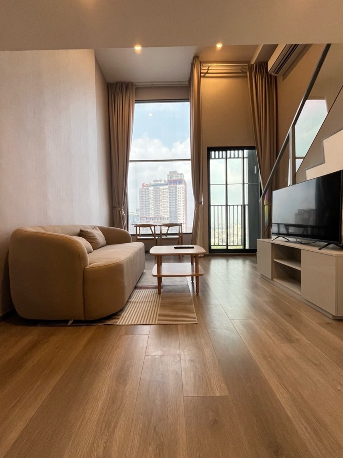 ให้เช่าคอนโดรัชดา ห้วยขวาง : SOHO BANGKOK RATCHADA🔥 Duo duplex 2ชั้น สวยลงตัววิวสวย
 (ยินดีต่อรอง💯)