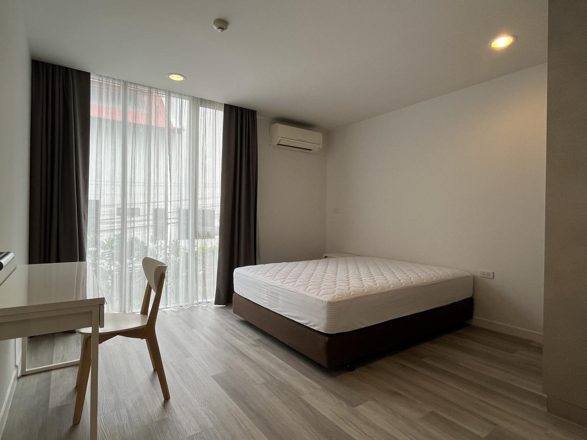 For RentCondoSukhumvit, Asoke, Thonglor : 📌 2 bedroom condo for rent, beautiful decorative furniture, convenient to travel near BTS Phrom Phong, ready to move in