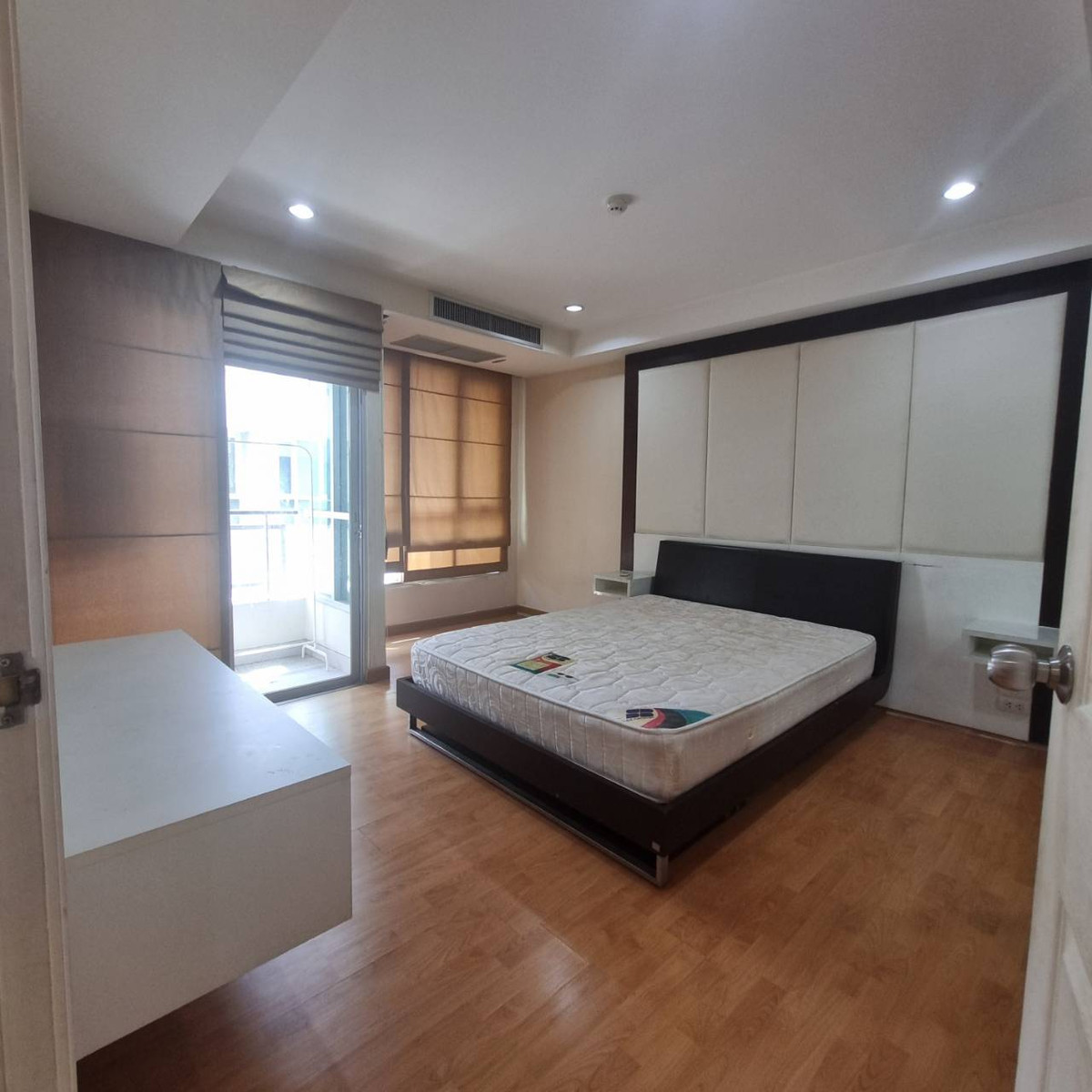 For RentCondoRamkhamhaeng, Hua Mak : Near abac university, near rajamangala stadium