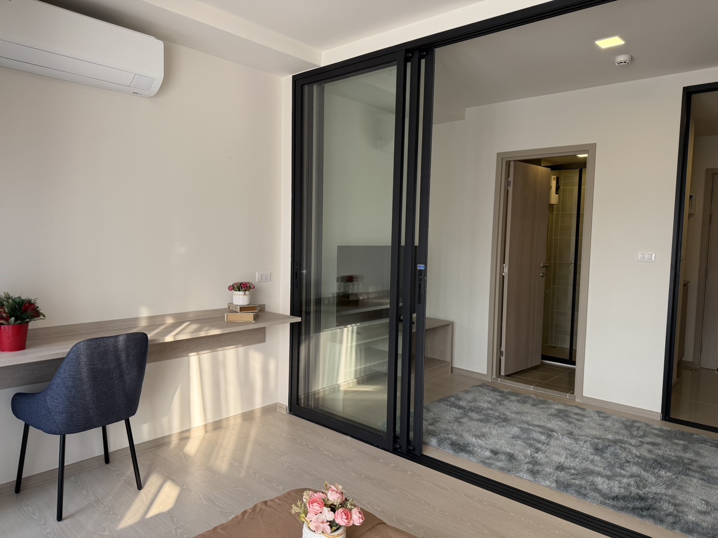 ให้เช่าคอนโดปทุมธานี รังสิต ธรรมศาสตร์ : 💥ดี คอนโด ชายน์ รังสิต ห้องใหญ่ให้เช่า 9,200 บาท ถูกที่สุดในตึก มีแค่ 3 ห้อง💥