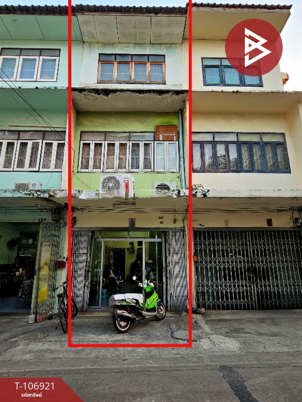For SaleShop HouseThaphra, Talat Phlu, Wutthakat : Commercial building for sale Soi Charan Sanitwong 11, area 15 sq.wah, Bangkok Yai, Bangkok