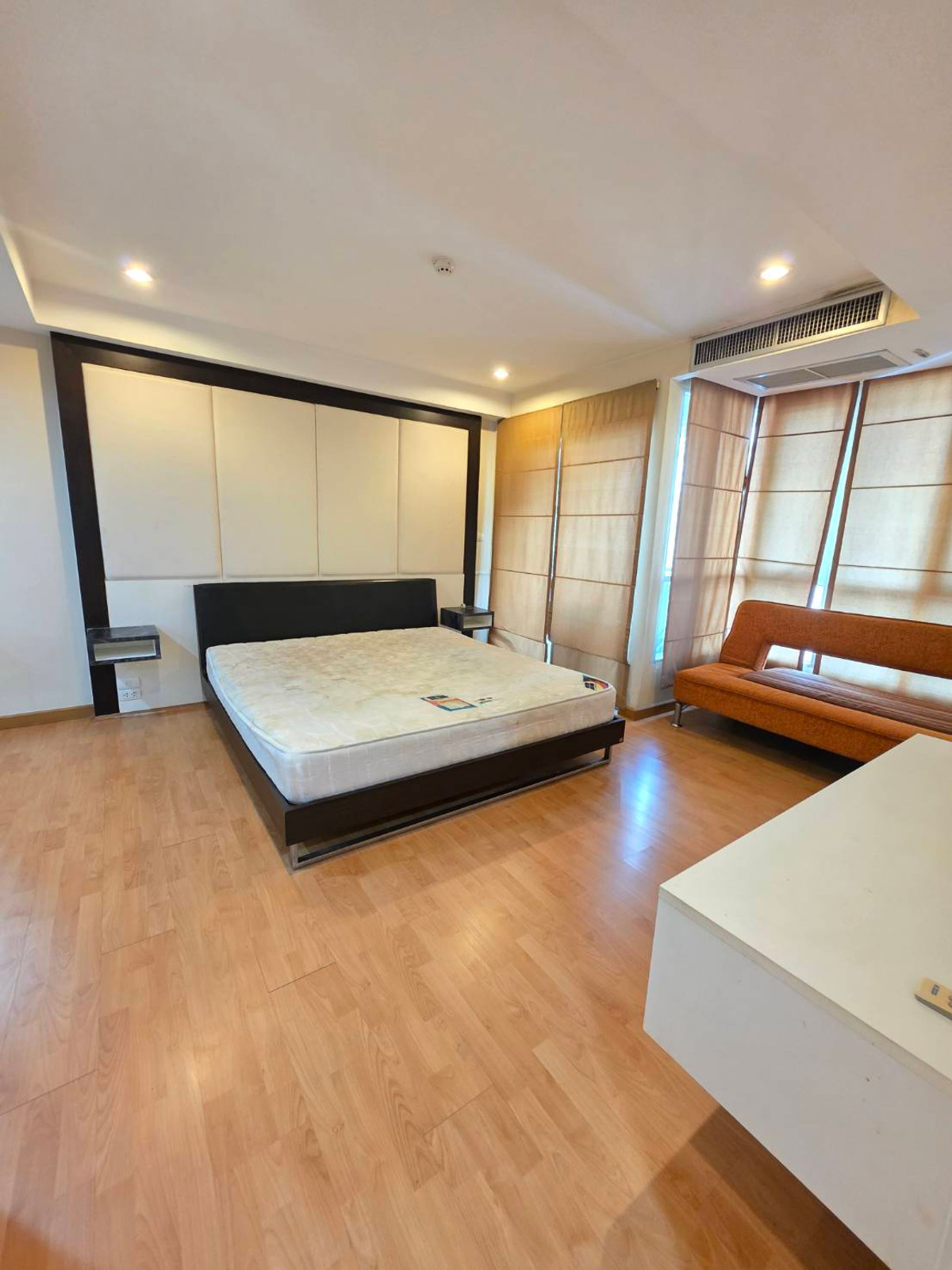 For RentCondoRamkhamhaeng, Hua Mak : Near abac university, near rajamangala stadium