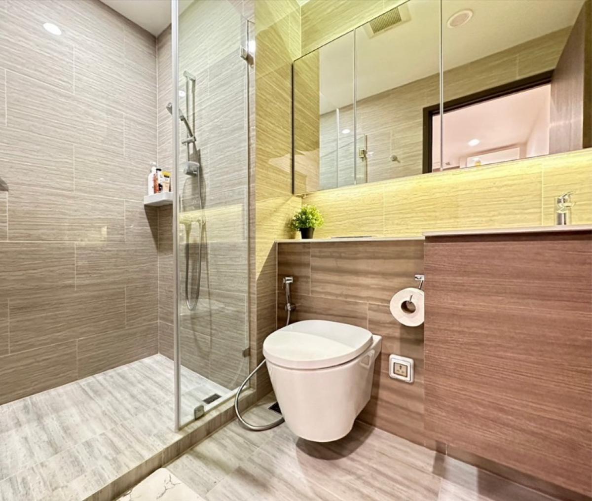 ขายคอนโดอ่อนนุช อุดมสุข : ✨ For Sale: Whizdom Essence Condo ✨ 💰 Only  5,400,000 THB