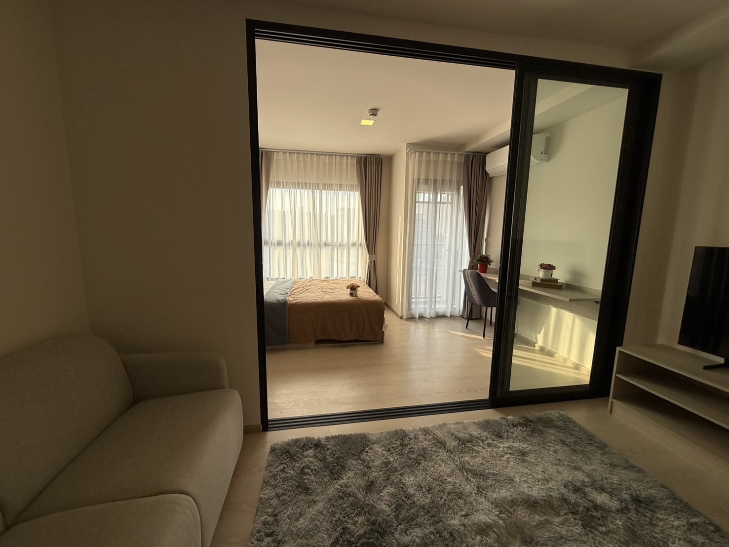 ให้เช่าคอนโดปทุมธานี รังสิต ธรรมศาสตร์ : 💥ดี คอนโด ชายน์ รังสิต ห้องใหญ่ให้เช่า 9,200 บาท ถูกที่สุดในตึก มีแค่ 3 ห้อง💥