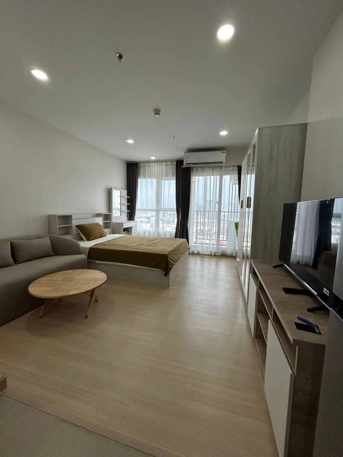 For RentCondoRamkhamhaeng, Hua Mak : 📍 Ready to built in the whole condo room ** Near Ramkhamhaeng University and The Mall Bangkapi ** Supalai Veranda Ramkhamhaeng (Supalai Werenda Ramkhamhaeng)