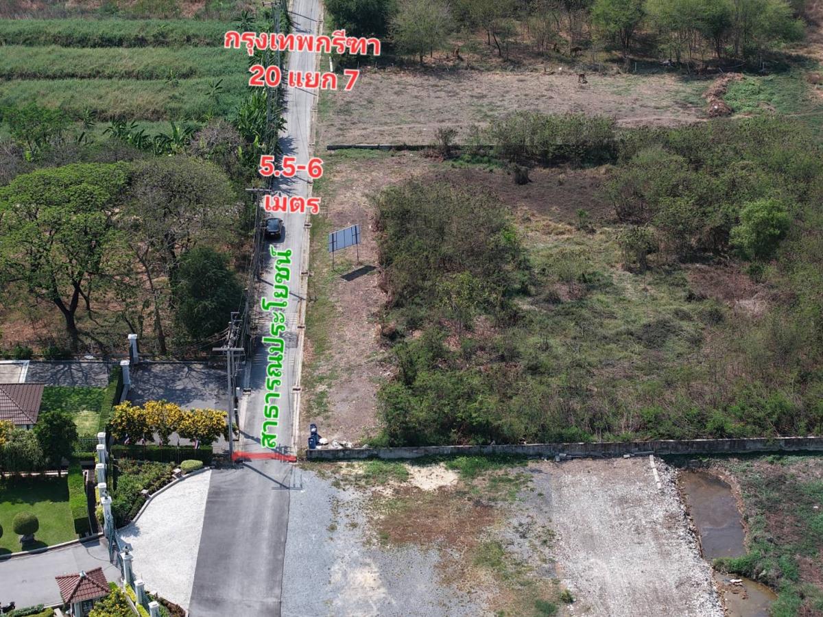 For SaleLandPattanakan, Srinakarin : The end of the alley is quiet for the dream house !! Land for sale 1 rai 2 sq.w., Krungthep Kreetha 20, 7 International School, Brighton and Wellington, near Unico Airport Link Golf Course, Ban Thap Chang