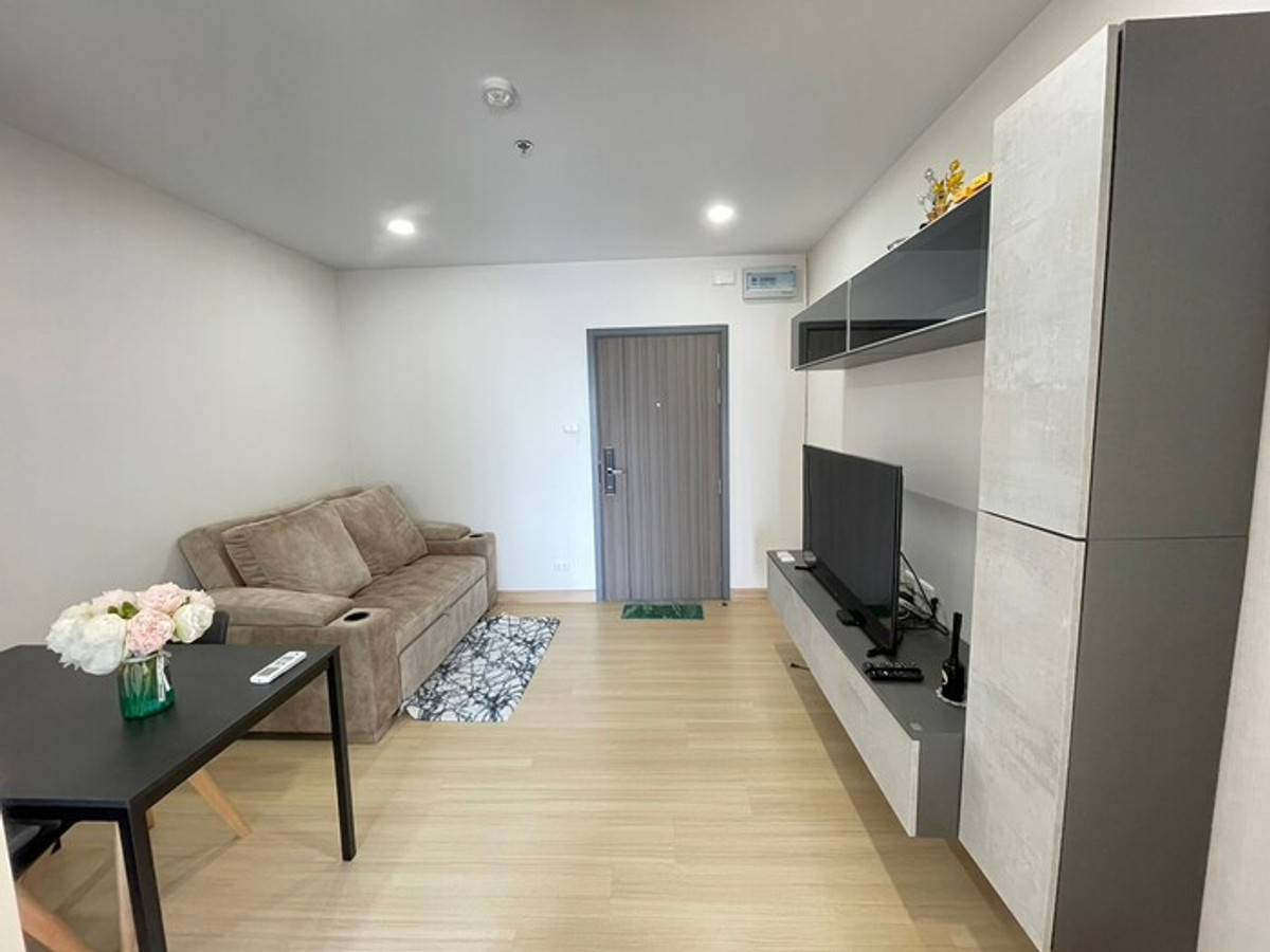 ⭐For sale, large size room, 42 sq m, Supalai Veranda Condo, Phasi Charoen Station, beautiful view, not blocked, with furniture + electricity, all available. If interested, call 087-556-4977 Aon⭐ Loading...