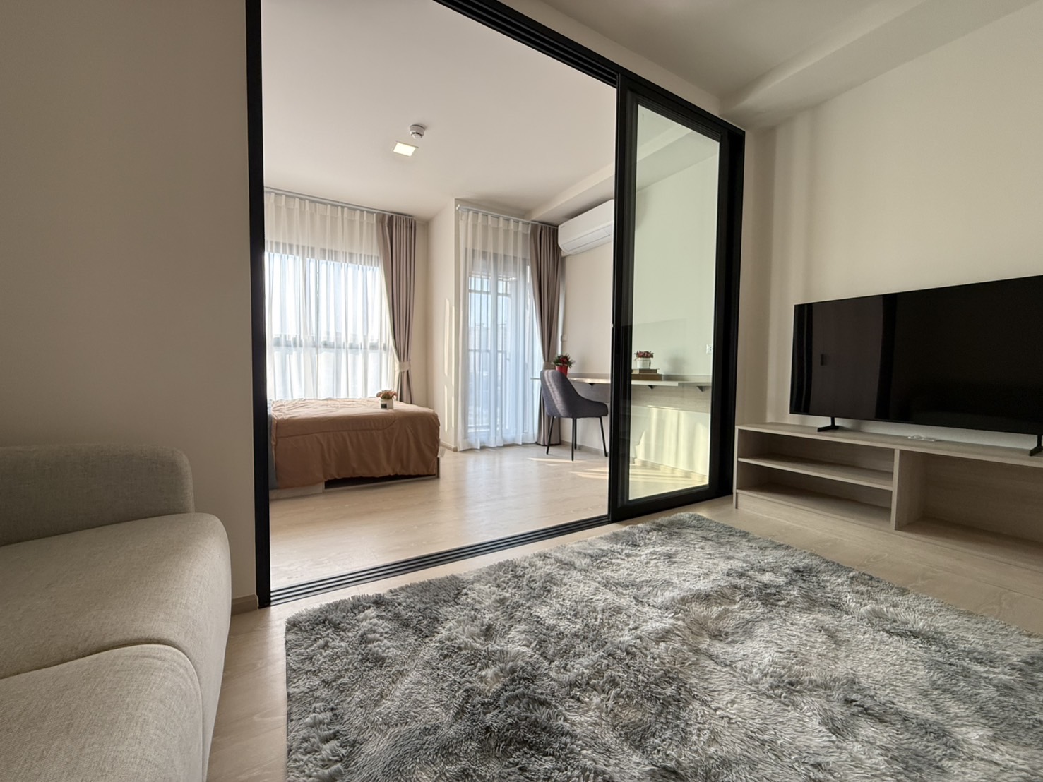 ให้เช่าคอนโดปทุมธานี รังสิต ธรรมศาสตร์ : 💥ดี คอนโด ชายน์ รังสิต ห้องใหญ่ให้เช่า 9,200 บาท ถูกที่สุดในตึก มีแค่ 3 ห้อง💥