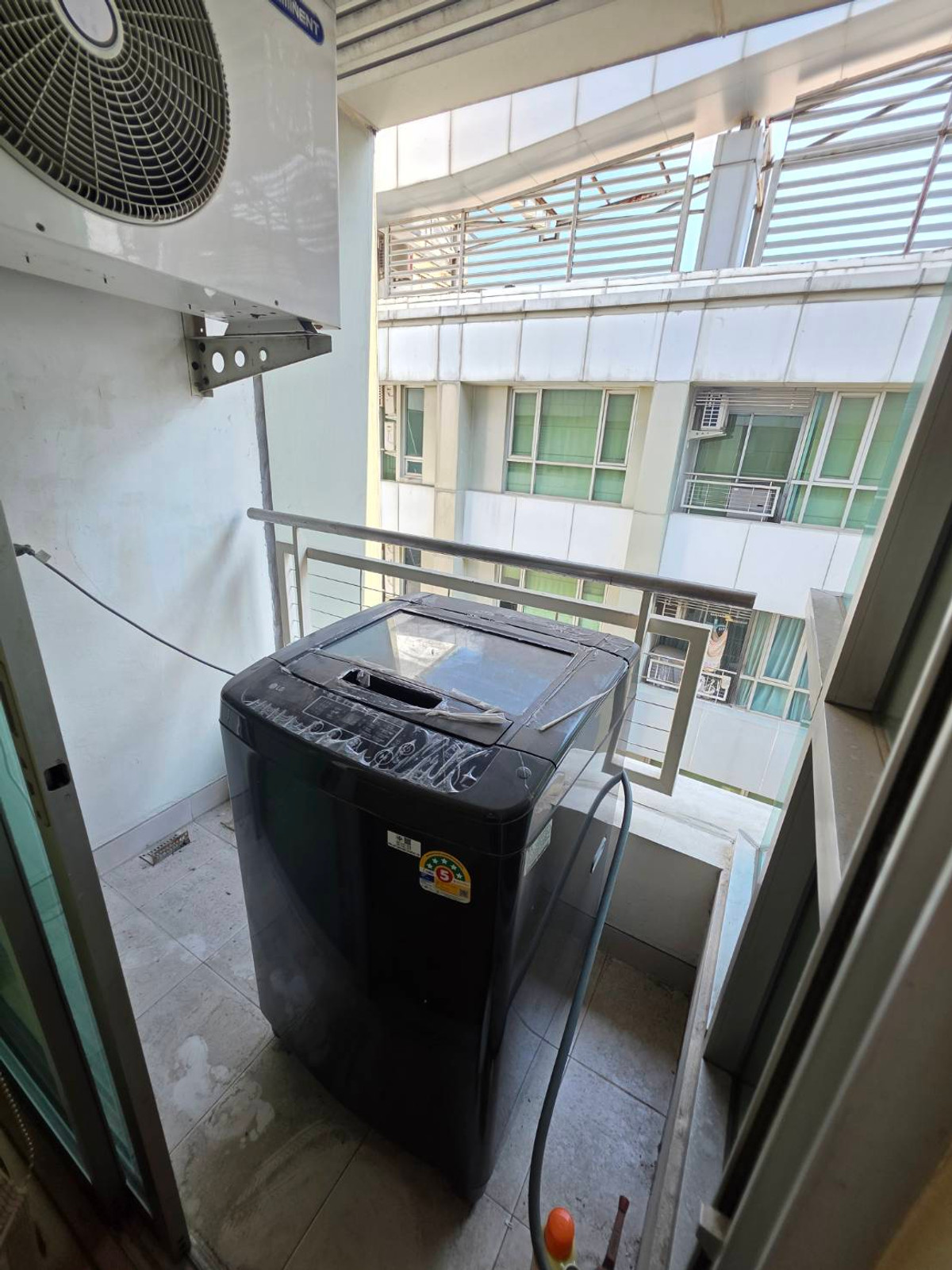 For RentCondoRamkhamhaeng, Hua Mak : Near abac university, near rajamangala stadium