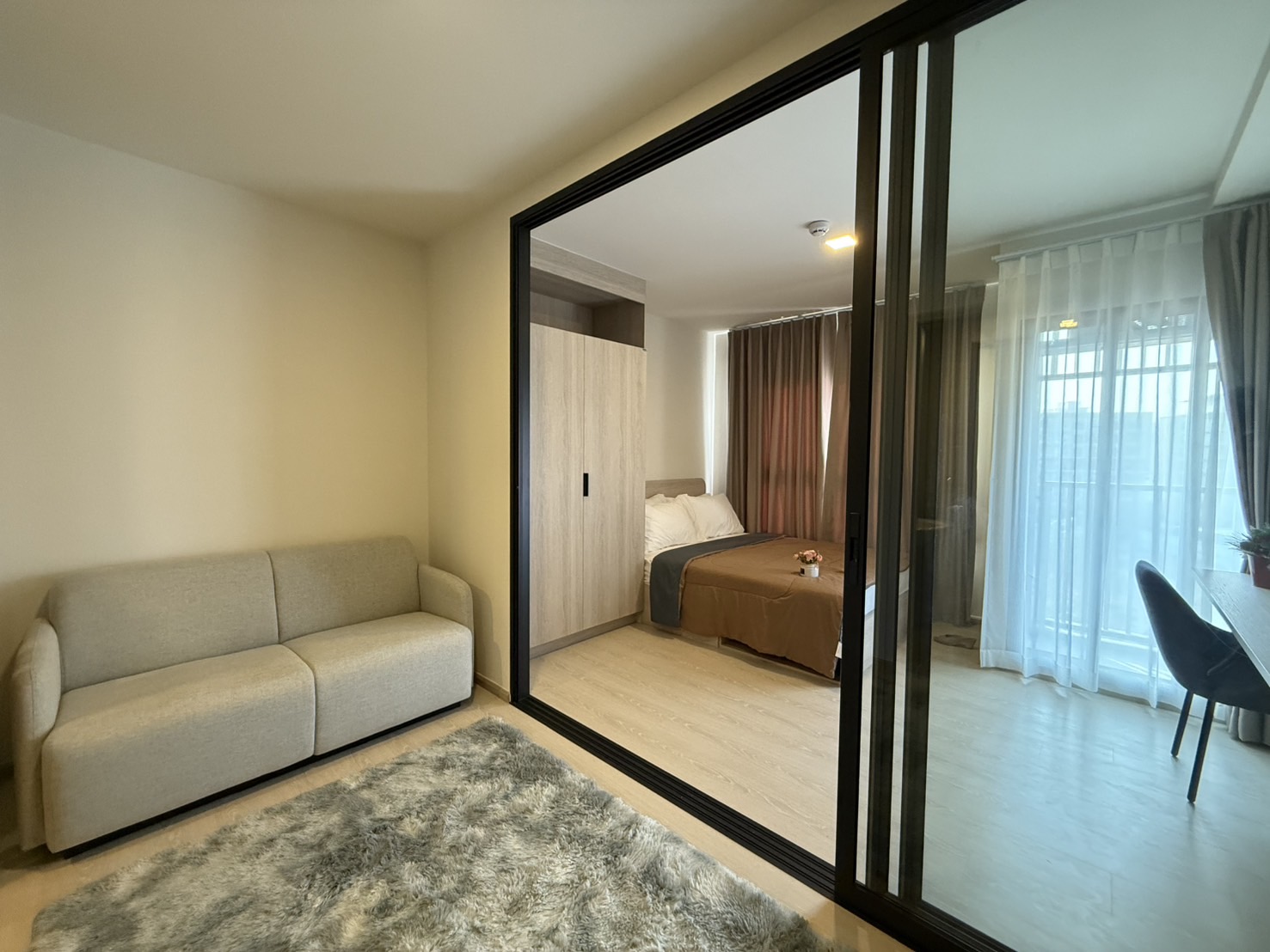 ให้เช่าคอนโดปทุมธานี รังสิต ธรรมศาสตร์ : 💥ดี คอนโด ชายน์ รังสิต ห้องใหญ่ให้เช่า 9,200 บาท ถูกที่สุดในตึก มีแค่ 3 ห้อง💥