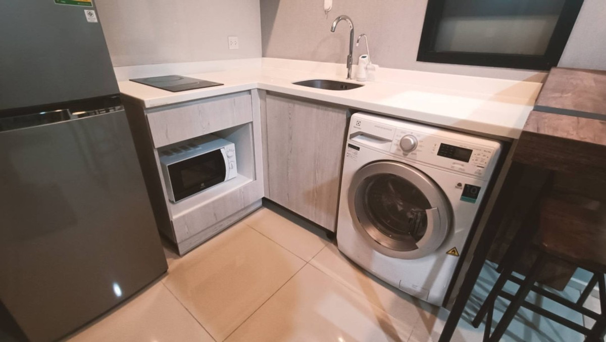 For RentCondoRama9, Petchburi, RCA : Vacant room ready for rent, urgent, Life Asoke, Life Asoke, 1 bedroom, 1 bathroom, 35 square meters