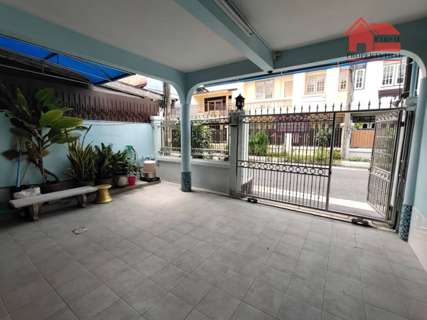 For RentTownhomeRatchadapisek, Huaikwang, Suttisan : Rent a townhouse 2 floors, area of ​​30 sq.w., 180 sq.m., 3 bedrooms, 2 bathrooms, 4 air conditioners, full furniture, Ratchada Road, Huai Khwang District, rental price 35,000 baht/