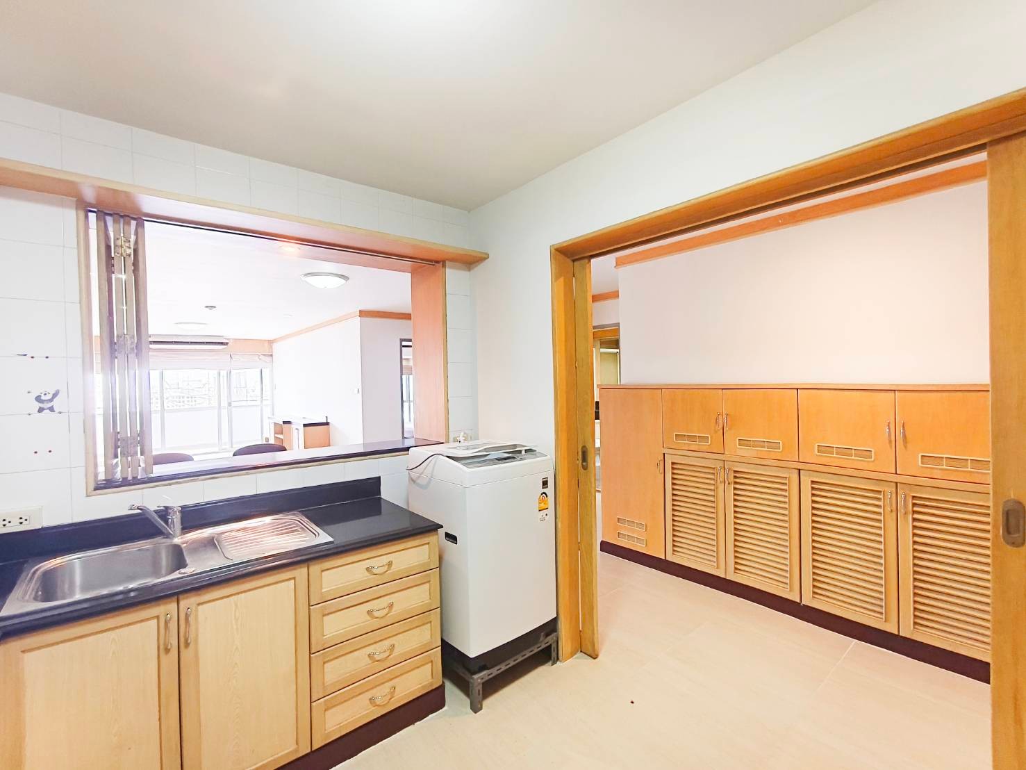 For SaleCondoKasetsart, Ratchayothin : Selling apartments 98.72 sqm. 2 bedrooms, 1 Nam Sarin Place, Ratchayothin, Floor 8