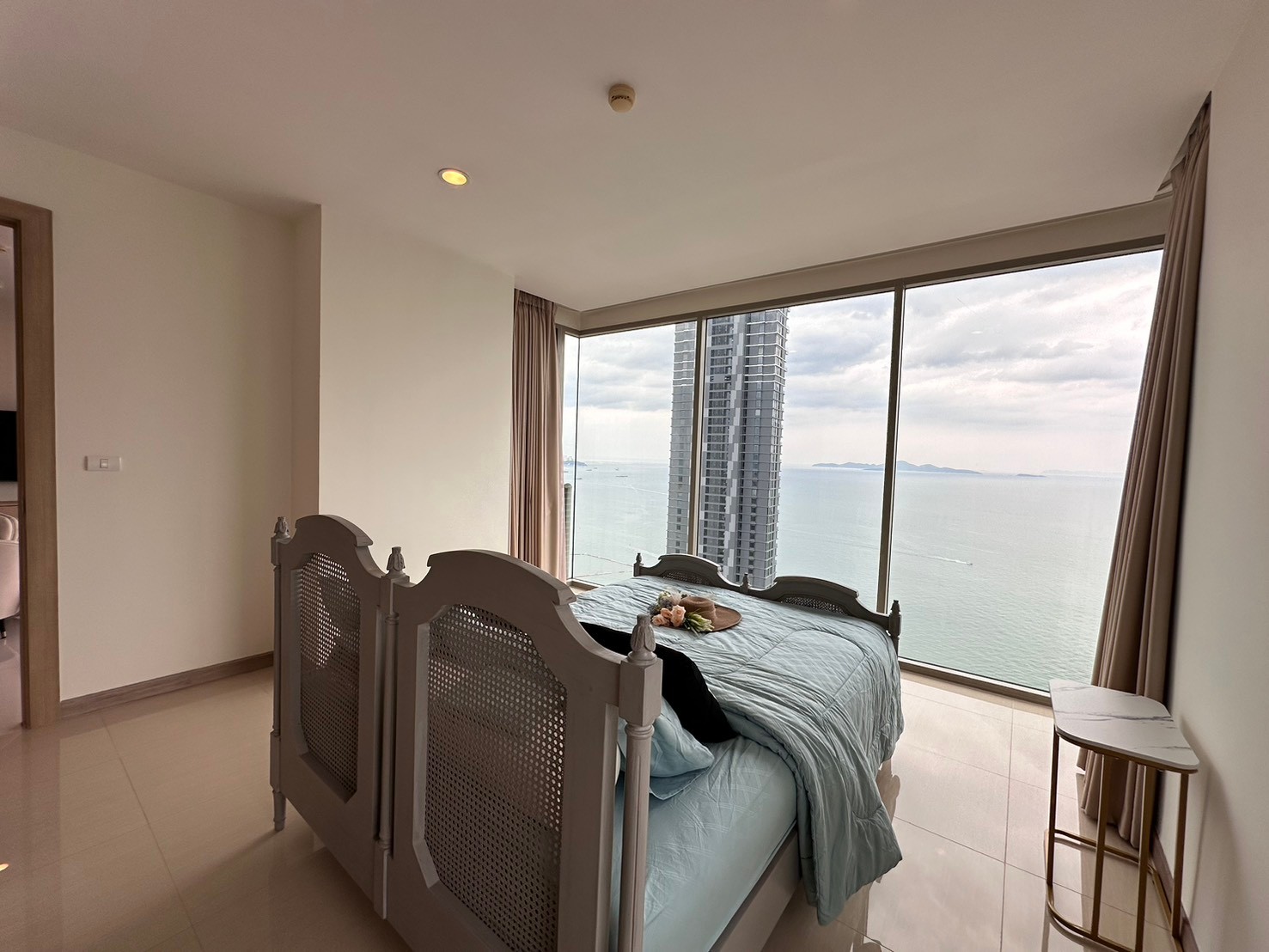 ขายคอนโดพัทยา บางแสน ชลบุรี สัตหีบ : 🏖️✨ The Riviera Wongamat For Sale– 2 Bedroom Luxury Seaview Condo! ✨| 19.9 MB | 84 Sqm.🏖️