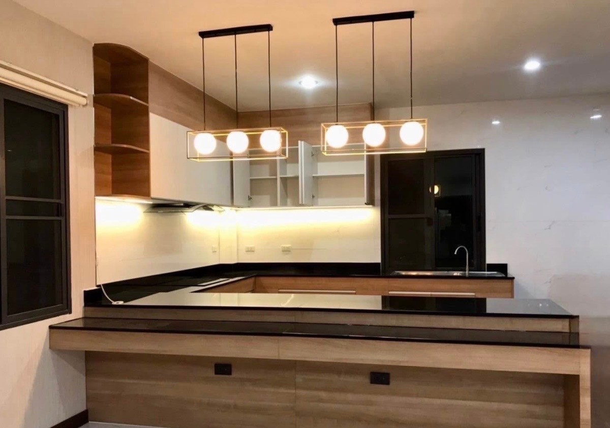 For RentHome OfficeOnnut, Udomsuk : Rental home office, studio, house rental, Soi Pridi Phanomyong, Sukhumvit 71, Phra Khanong, near Ekkamai Sukhumvit 63 and development, Onnut